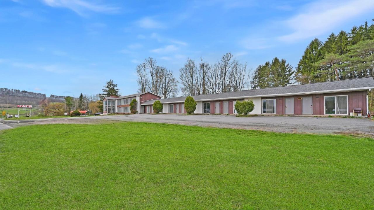 Maplehurst Motel 퉁크하녹 외부 사진