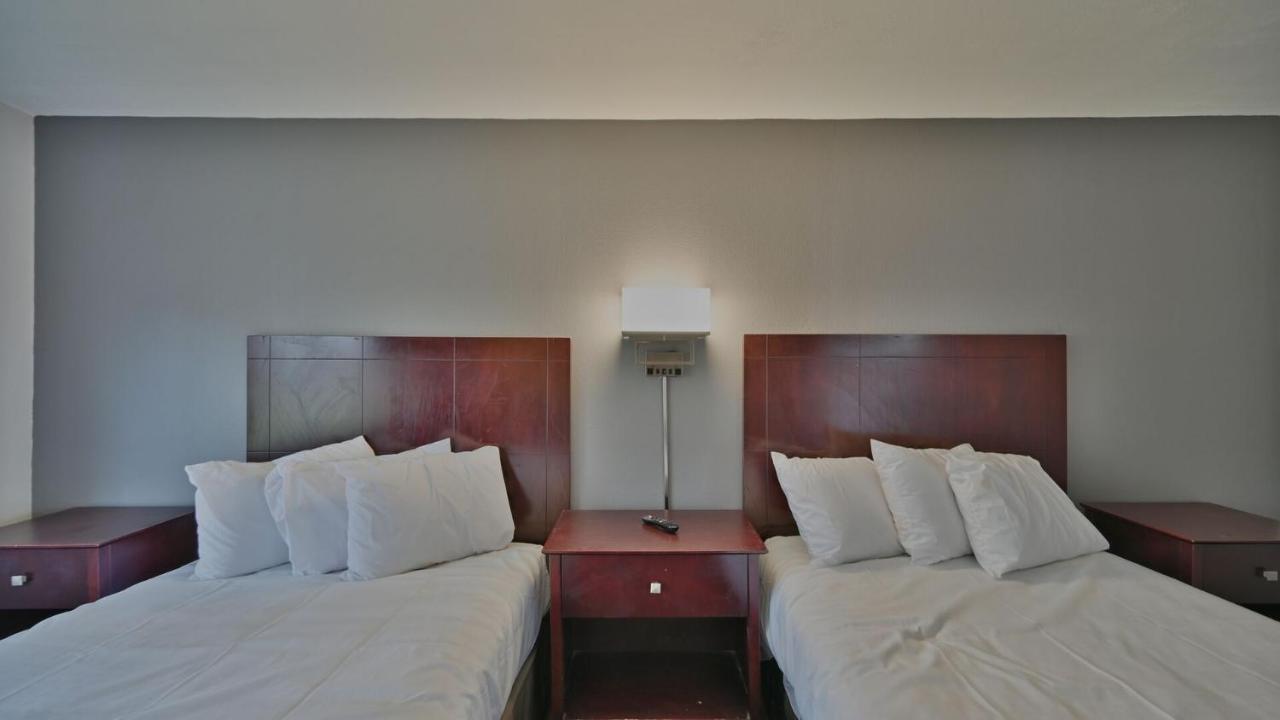 Maplehurst Motel 퉁크하녹 외부 사진