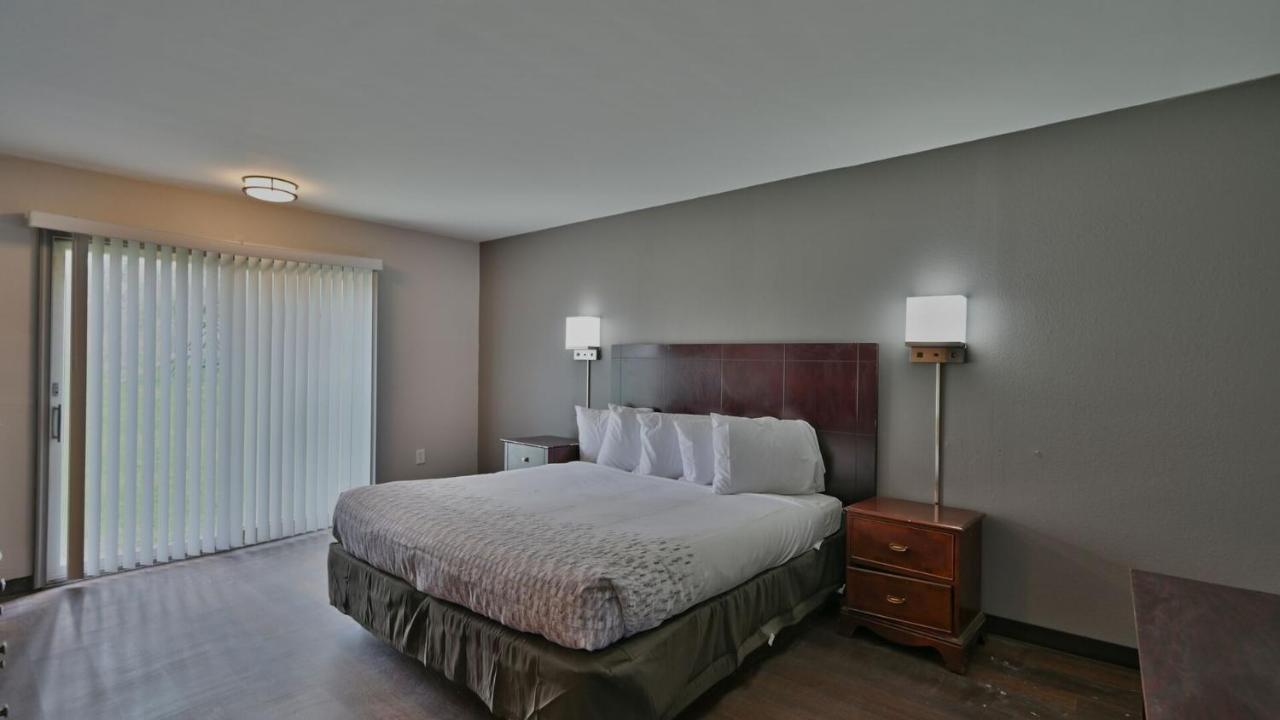 Maplehurst Motel 퉁크하녹 외부 사진
