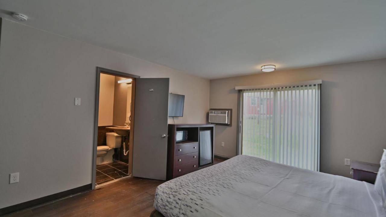 Maplehurst Motel 퉁크하녹 외부 사진