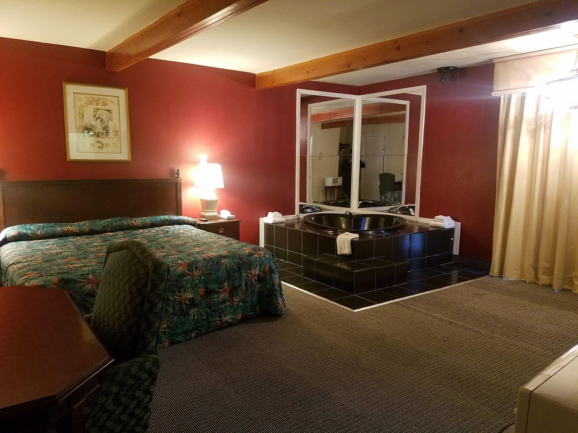Maplehurst Motel 퉁크하녹 외부 사진