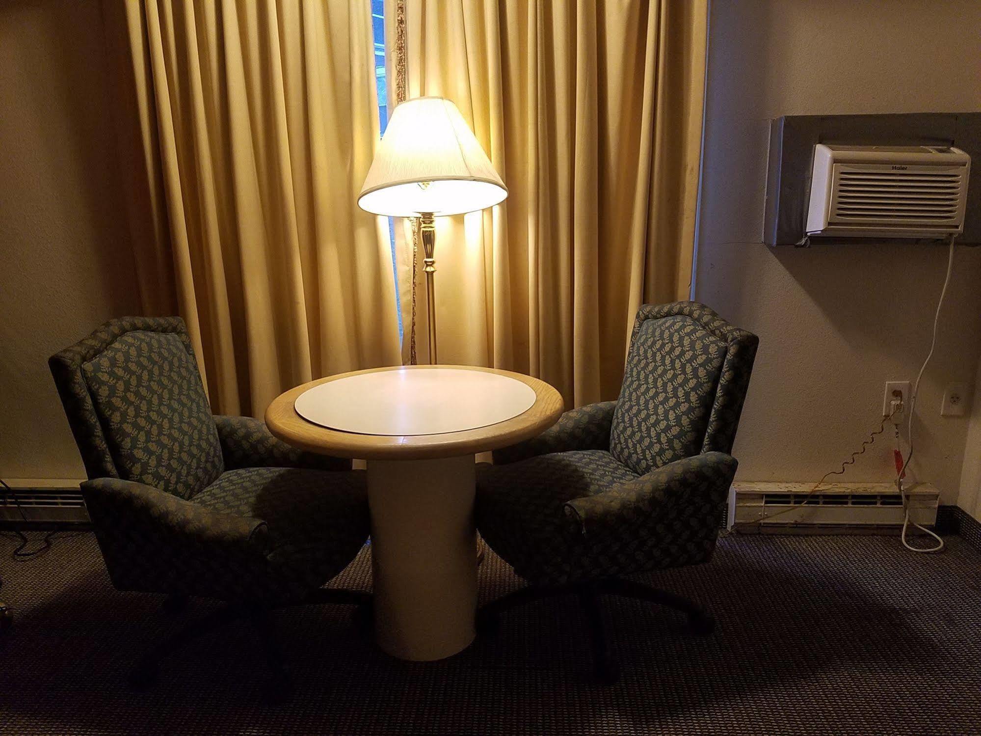 Maplehurst Motel 퉁크하녹 외부 사진